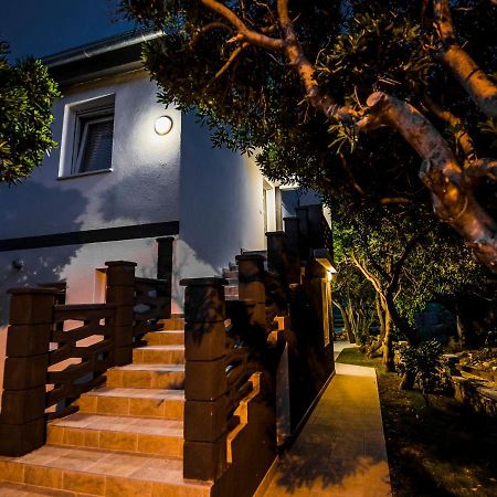 Apartmani Mabele 帕格 外观 照片
