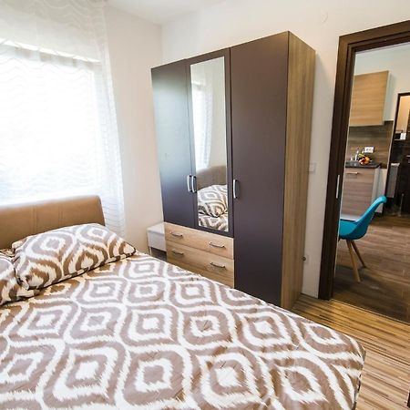 Apartmani Mabele 帕格 外观 照片