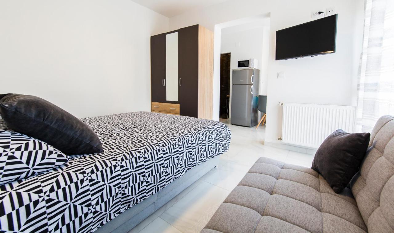 Apartmani Mabele 帕格 外观 照片