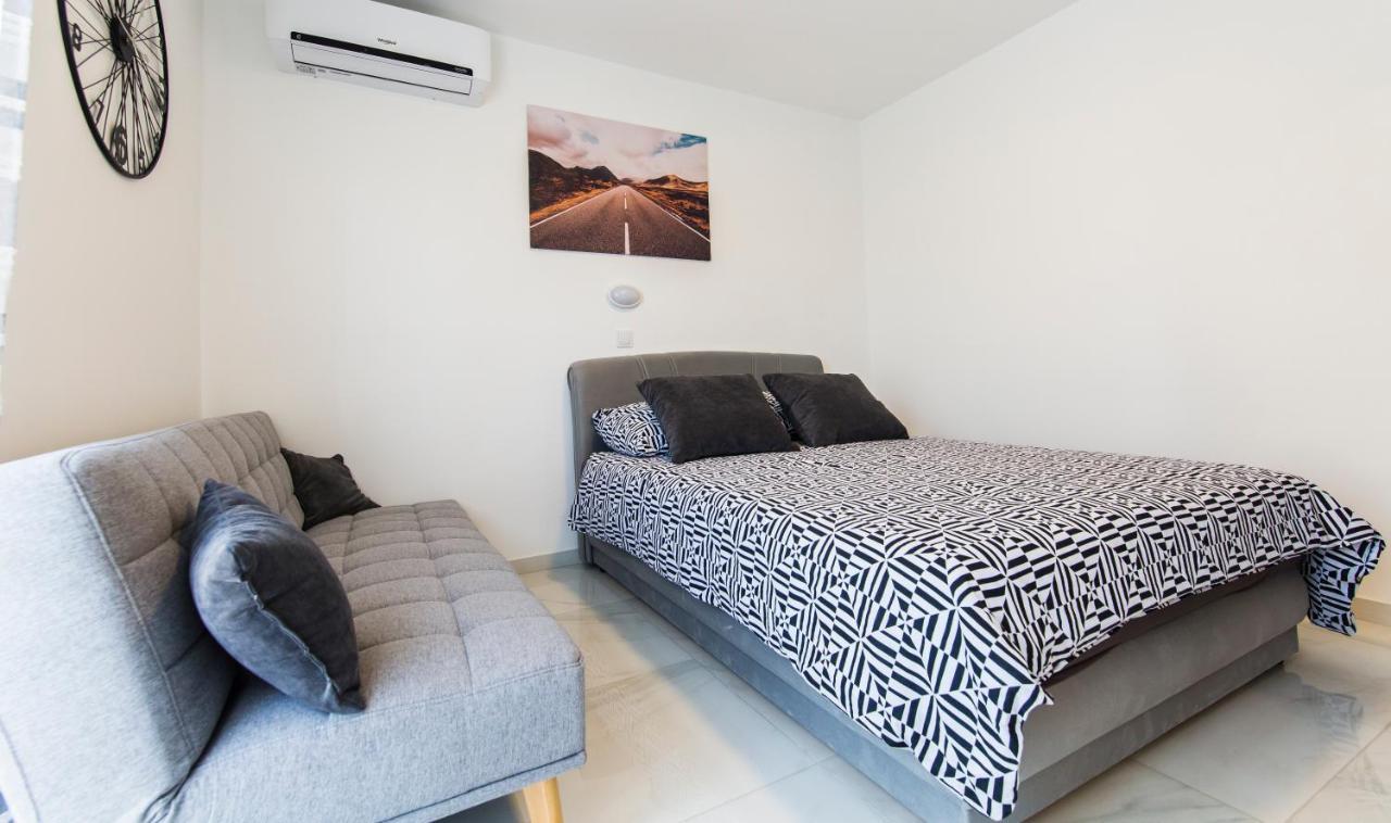 Apartmani Mabele 帕格 外观 照片