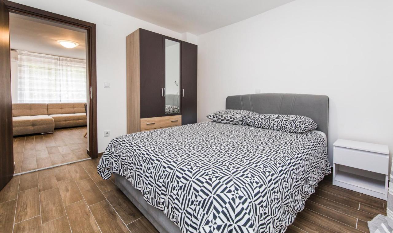 Apartmani Mabele 帕格 外观 照片