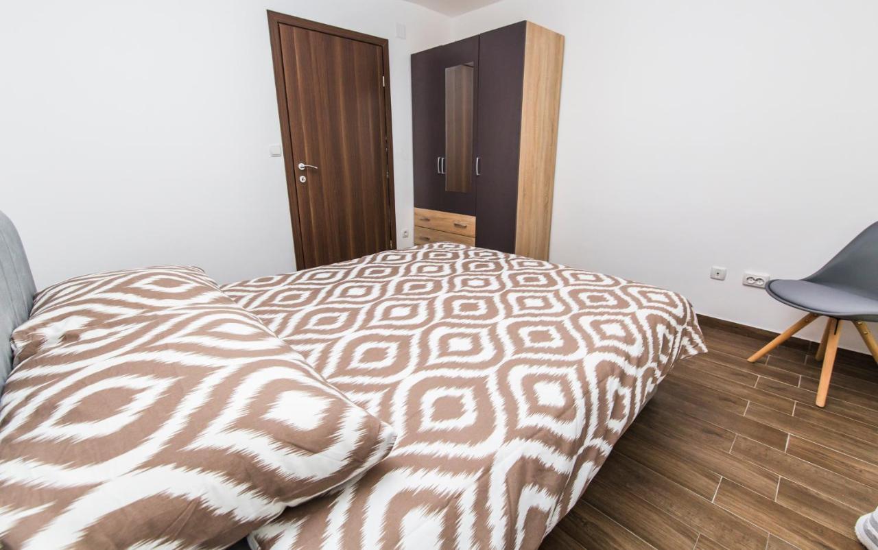 Apartmani Mabele 帕格 外观 照片
