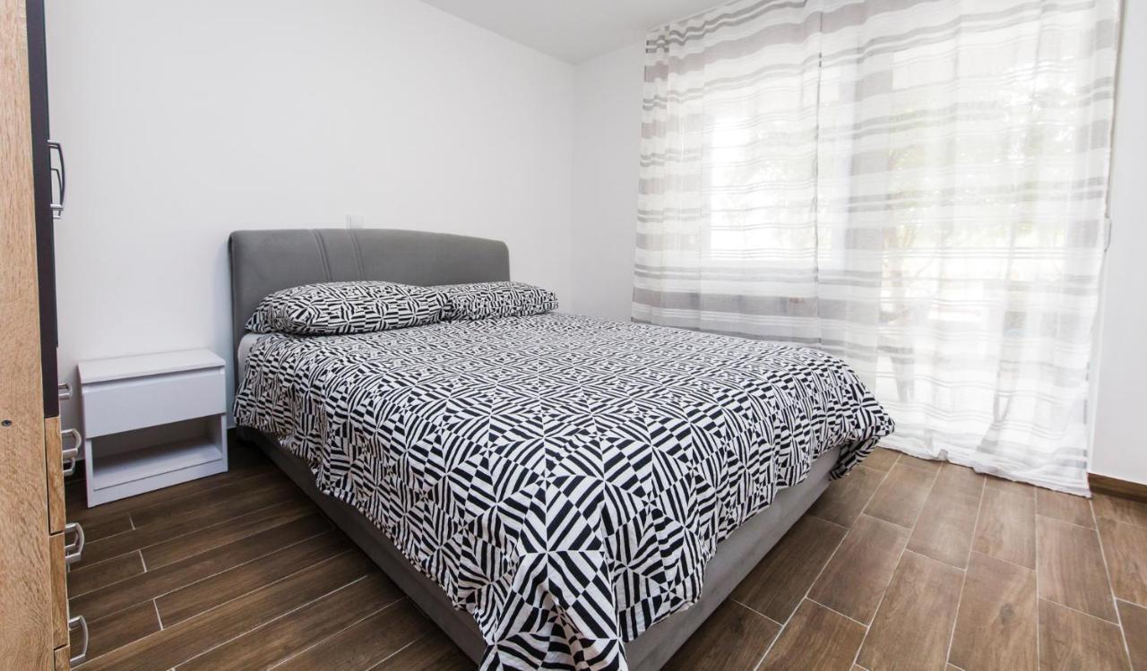 Apartmani Mabele 帕格 外观 照片