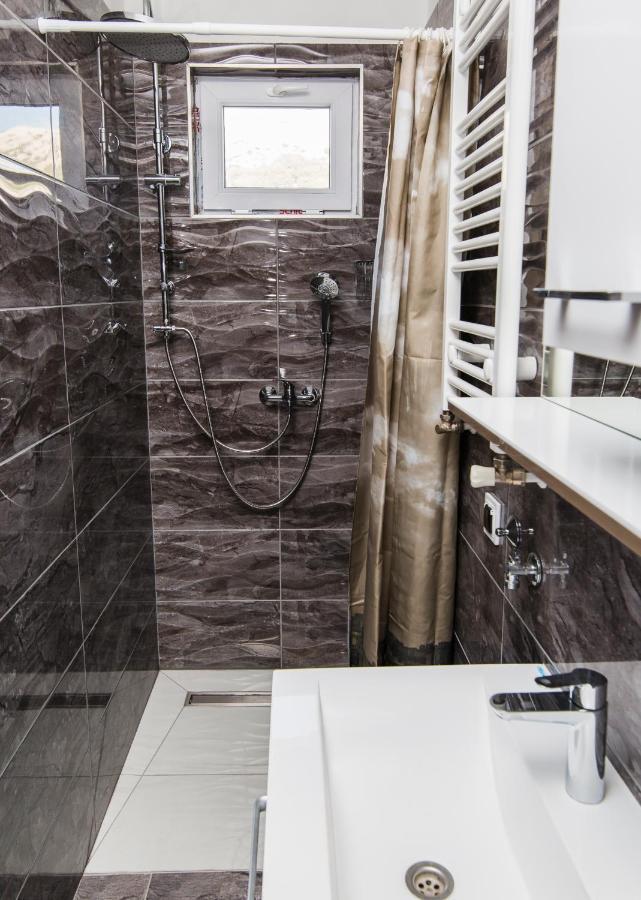 Apartmani Mabele 帕格 外观 照片