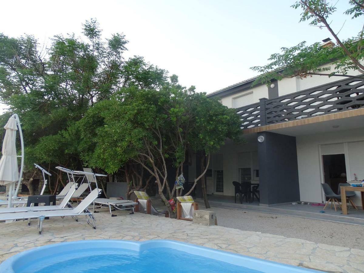 Apartmani Mabele 帕格 外观 照片