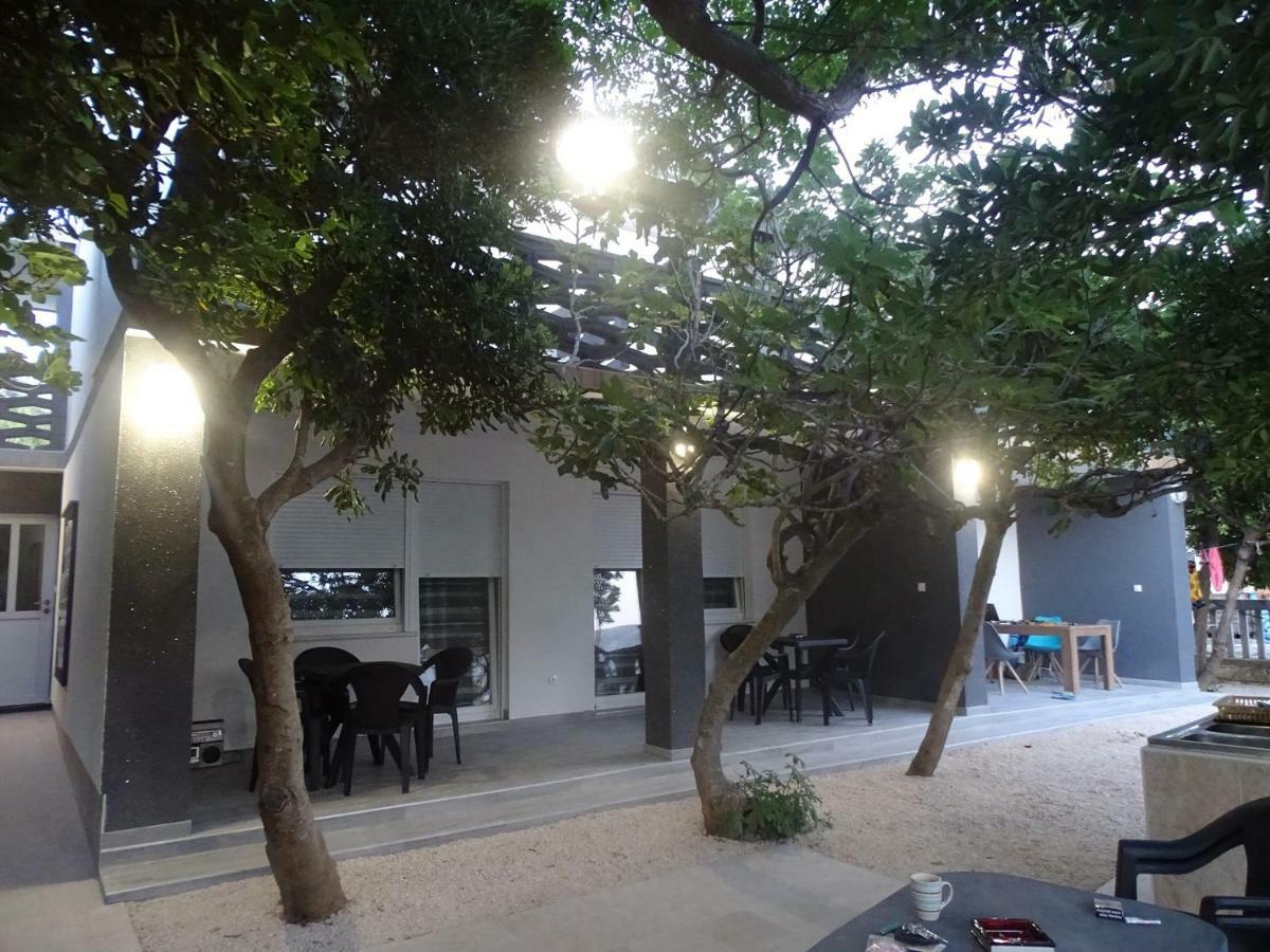 Apartmani Mabele 帕格 外观 照片
