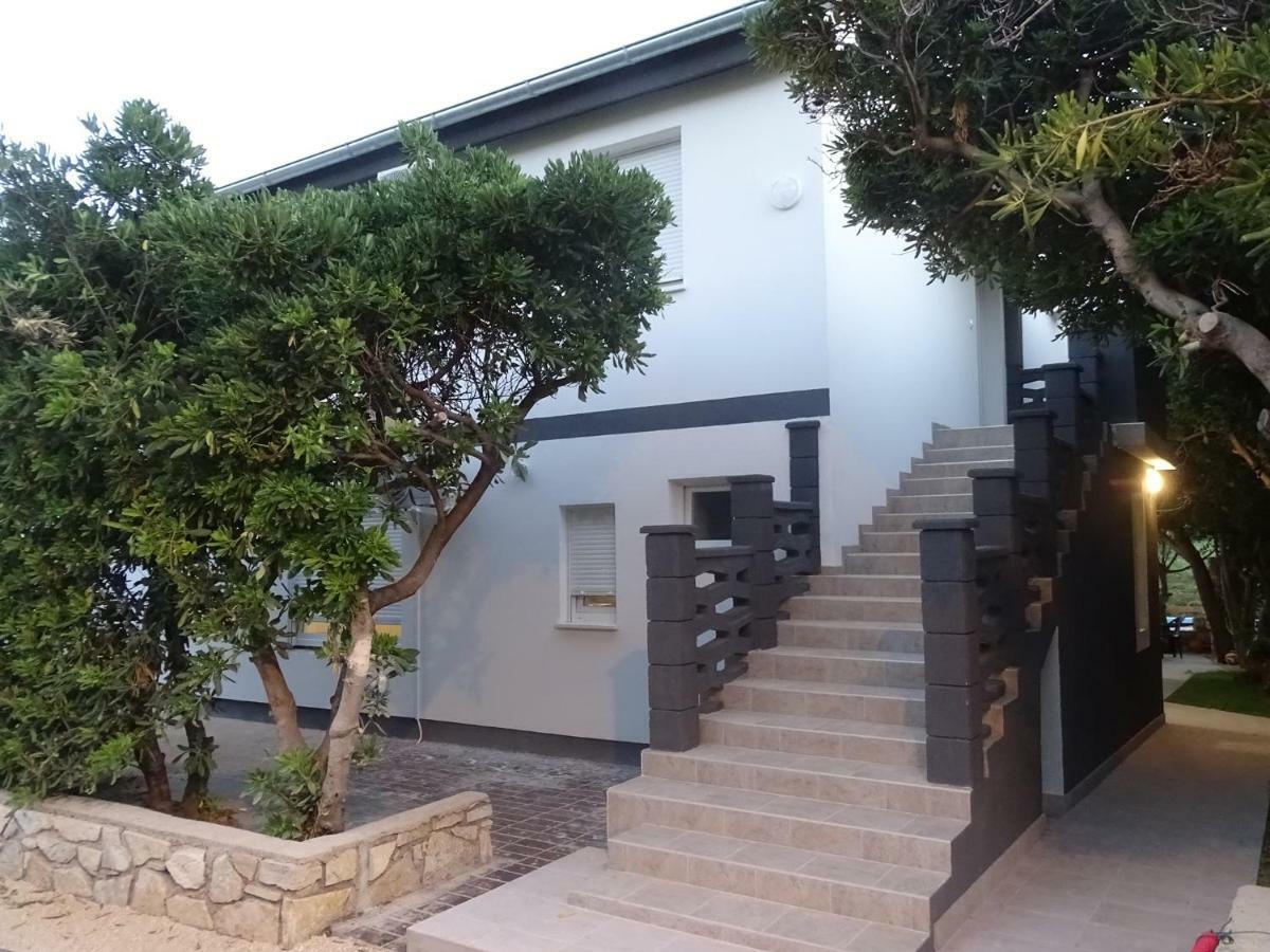 Apartmani Mabele 帕格 外观 照片