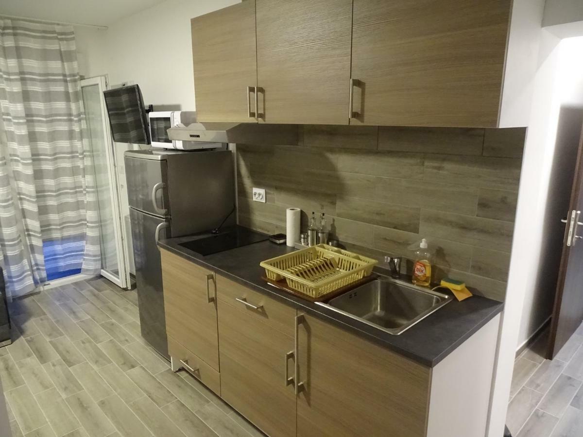 Apartmani Mabele 帕格 外观 照片